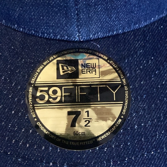 New Era 59FIFTY Blue Denim Cap with Embroidered New York Yankees Logo - Picture 3 of 4